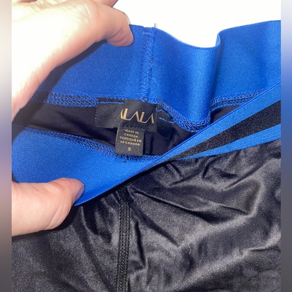 🟣 ALALA - Black and Blue Workout Set - Picture 13 of 16